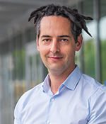 Molecular and Cell Biology professor Stefan C. Materna