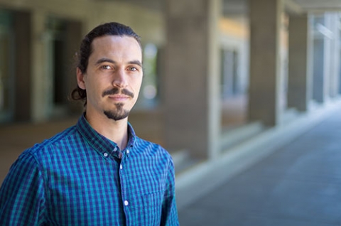 Climate scientist Emmanuel Vincent wants to see if science-based notes and context on  climate change articles can change how the public discusses the topic.